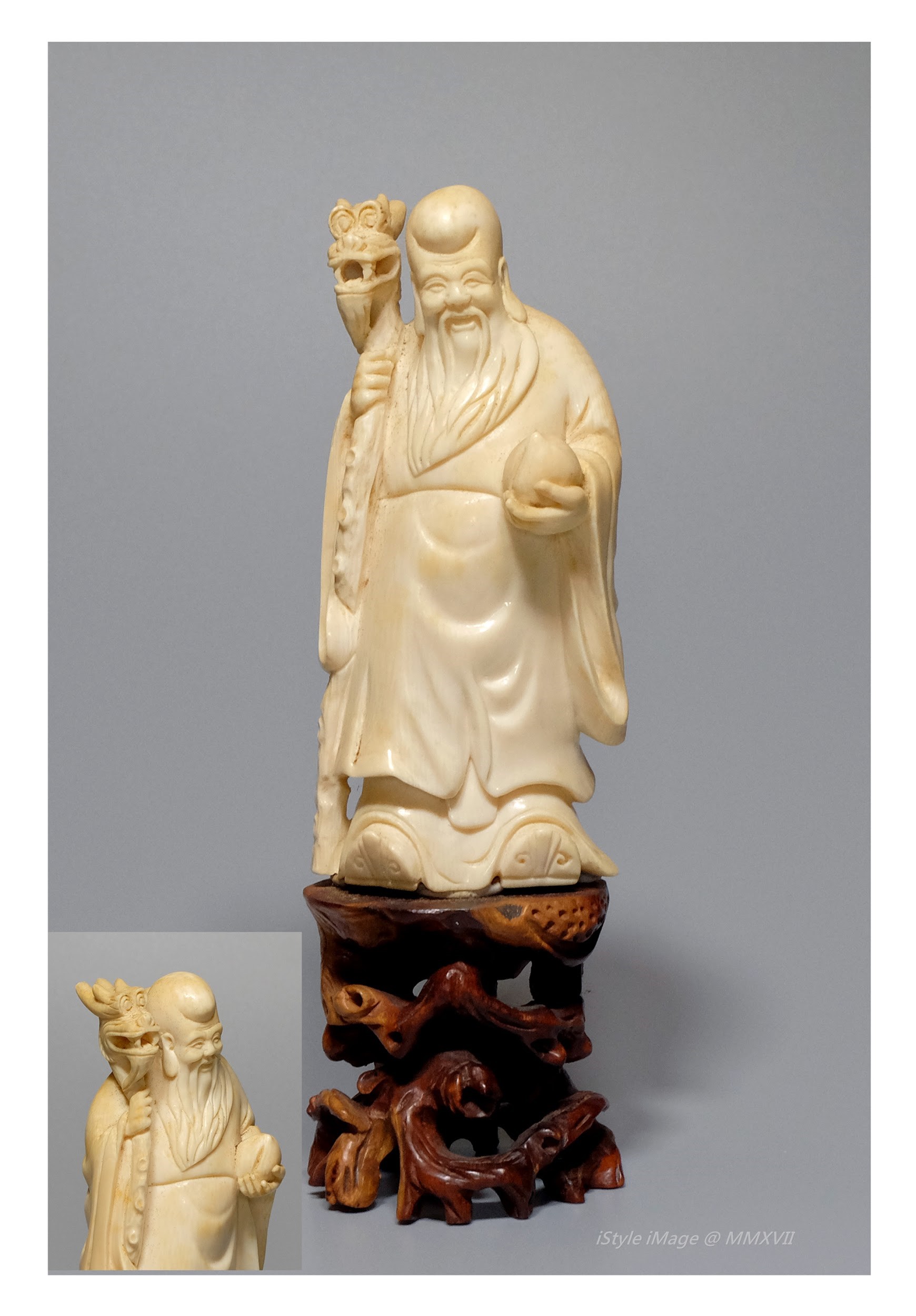 <br><h4>Lot 41 : An ivory figure of Shoulao (over 100 years old man..symbolic of Happy and Longevity)</h4>
							This nearly perfect ivory, craved a beautiful figure of the immortal modelled holding his attributes of gnarled dragon staff and peach.
							<br>Measurements (H) high 12CM, (T) thick 4.5CM, (W)width 5.5 CM<br><br><br>象牙壽星公（長壽人瑞...象徵著開心長壽）<br>近乎完美的象牙壽星公，手持他的龍杖和桃子。<br>尺寸(H)高 12 厘米, (T)深 4.5 厘米,  (W)濶5.5 厘米